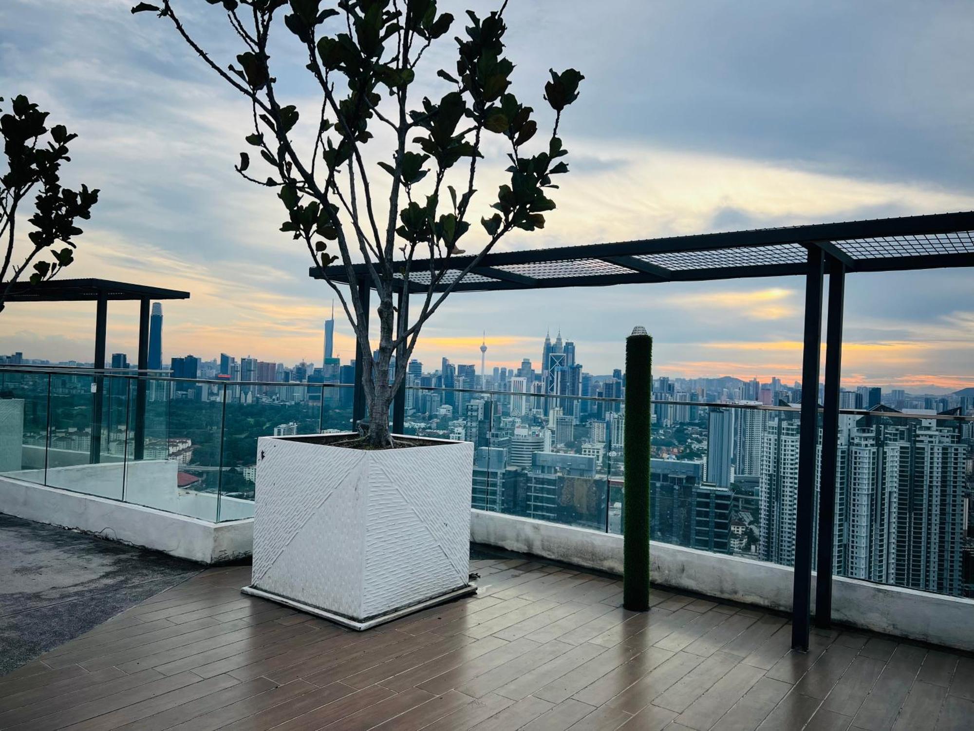 Reizz Residence By Elysium Kuala Lumpur Exteriör bild